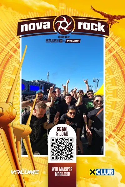 Glambot-Fotodruck einer feiernden Gruppe am Nova Rock 2026